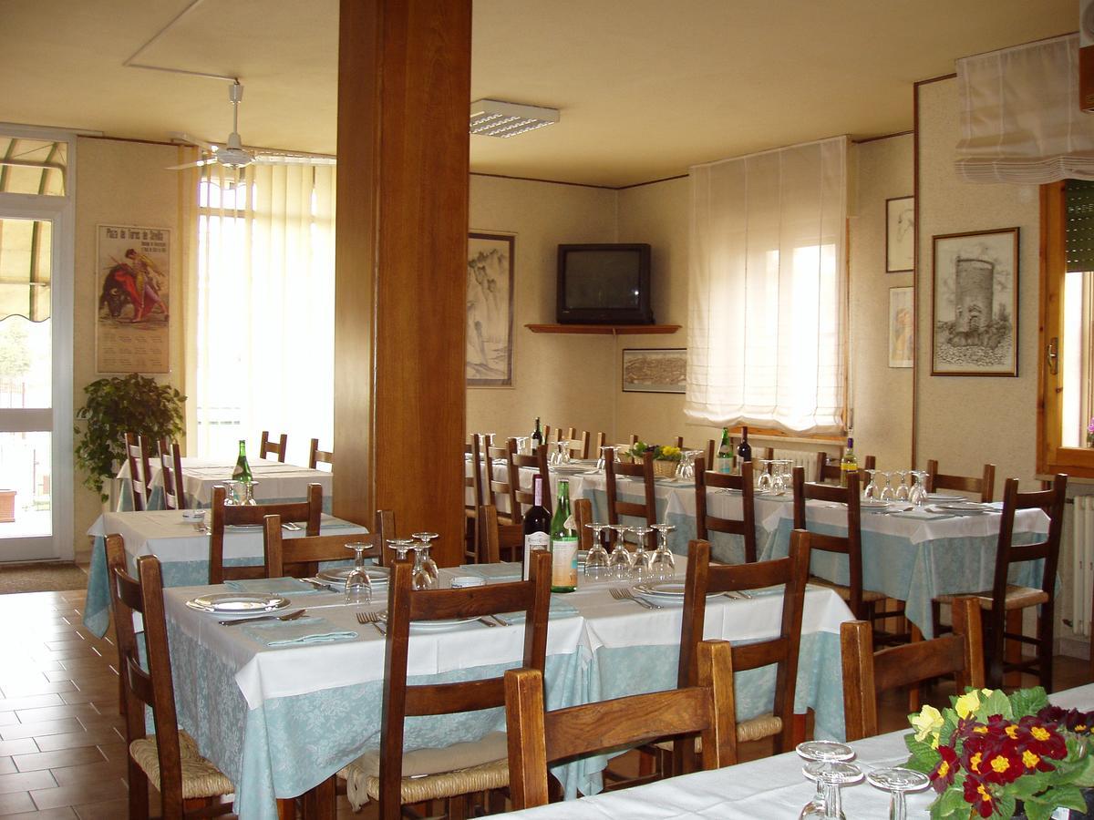 Albergo Ristorante Taverna Dalla "Lisina" 圣塞波尔克罗 外观 照片